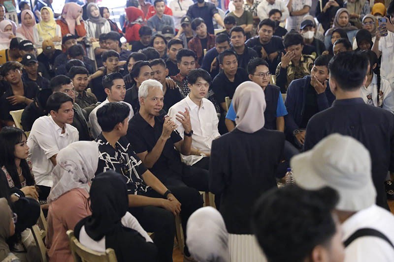 Pemuda Jepara Bacakan Puisi Wiji Thukul, Dukung Ganjar Tuntaskan Kasus HAM - Bagian 3