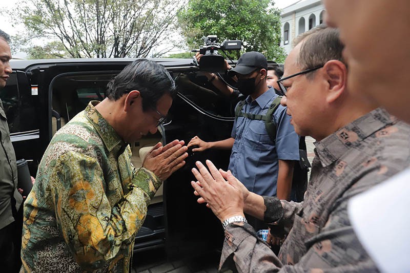 Mahfud MD Temui Uskup Agung Ignatius Suharyo - Bagian 3