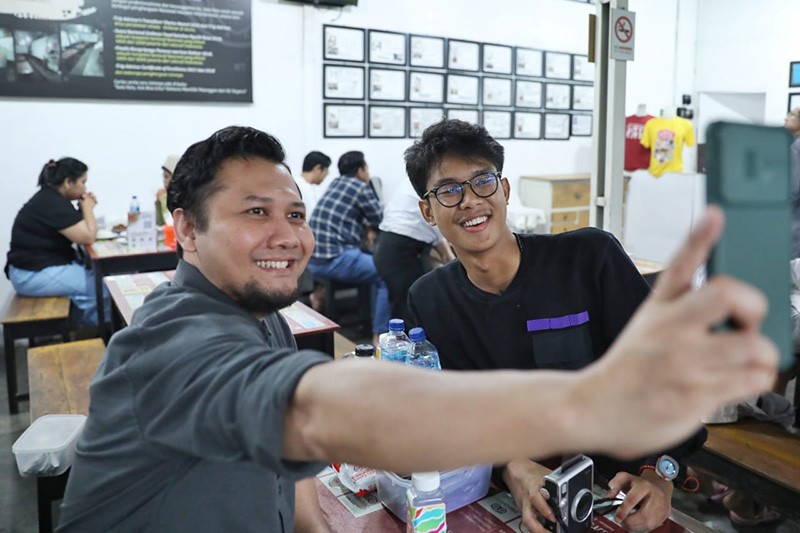 Pertemuan Alam Ganjar dan Putra Sulung Mahfud MD di Yogya, Berbagi Pentingnya Gaya Hidup Aktif - Bagian 3