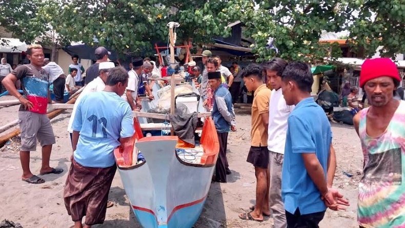 Lombok Timur Heboh, Nelayan Ditemukan Meninggal dalam Perahu Terbawa Arus