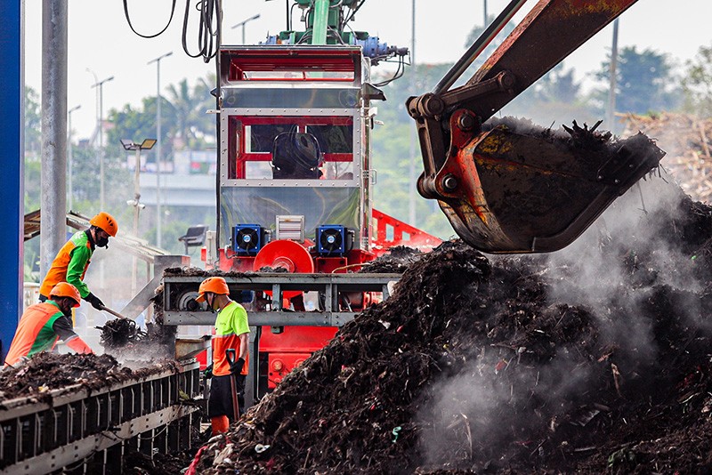 Begini Proses Saringan Sampah TB Simatupang untuk Cegah Banjir - Bagian 2