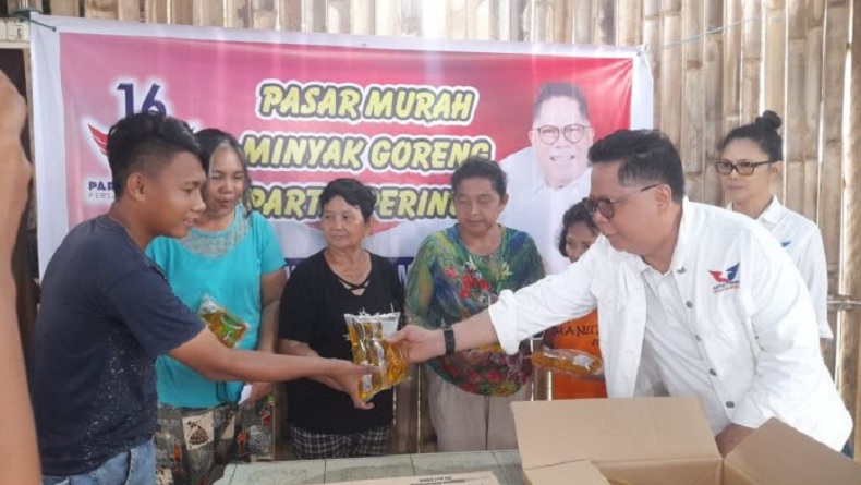 Caleg Perindo Gelar Pasar Murah di Kota Manado, Minyak Goreng Hanya Rp5.000 Per Liter 