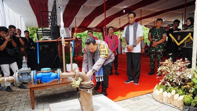 title Kapolri Resmikan Sumur Bor Air Bersih di Gunungkidul, Bermanfaat untuk 6.647 Masyarakat Kapolri Resmikan Sumur Bor Air Bersih di Gunungkidul, Bermanfaat untuk 6.647 Masyarakat
