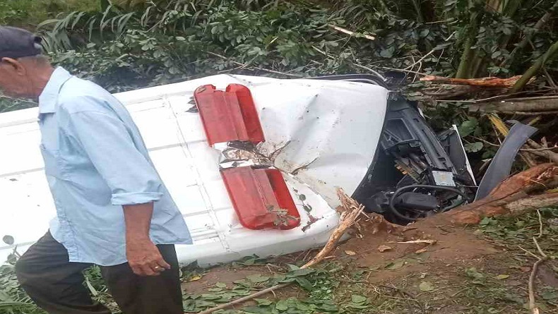 Kecelakaan Ambulans Masuk Parit usai Antar Jenazah di Batubara, Sopir Terjepit