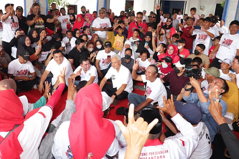 Ganjar Pranowo Temui Nelayan Cilacap, Janji Hapus Utang KUR - Bagian 2