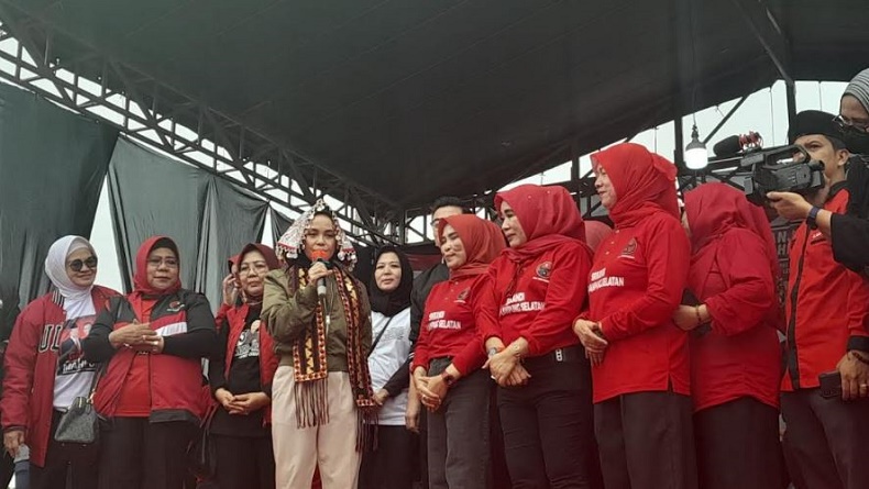 Siti Atikoh Sapa Warga Tanjung Bintang Lampung Selatan, Ajak Dukung Ganjar-Mahfud