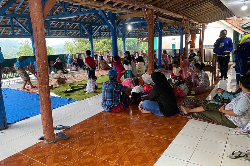 2 Warga Kampung Cipondok Subang Meninggal akibat Tanah Longsor - Bagian 2