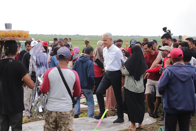 Dialog dengan Petani Bawang Merah di Brebes, Ganjar Catat 3 Keluhan Utama - Bagian 3