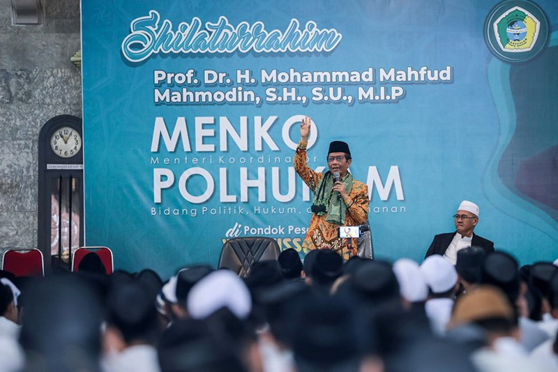Di Hadapan Ribuan Santri, Mahfud MD Dorong Kemajuan Pesantren Bangun Universitas - Bagian 3