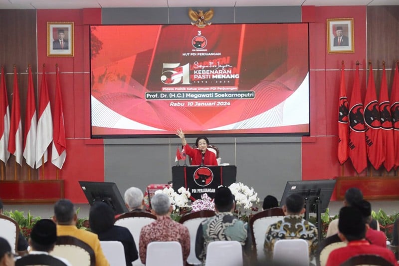 Momen Wapres Ma'ruf Amin Salam Metal Tiga Jari saat HUT ke-51 PDI Perjuangan - Bagian 5