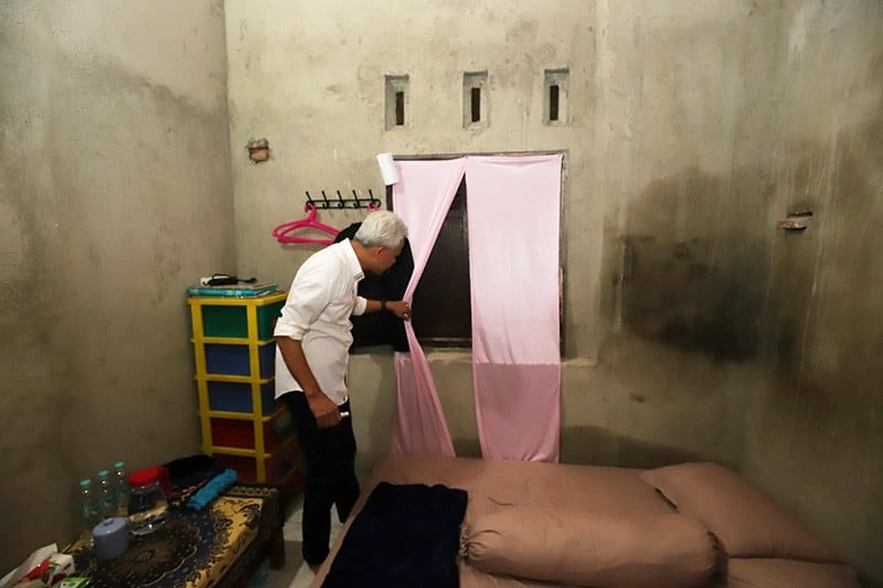 Potret Ganjar Pranowo Menginap di Rumah Guru Honorer - Bagian 3