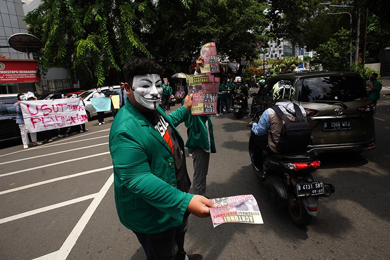 Belasan Ribu Mahasiswa Kompak Bergerak Melawan Penjahat HAM dan Dinasti Politik - Bagian 3