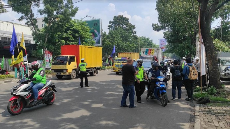 Polisi di Bandung Tilang Ratusan Pengendara Berknalpot Brong, per Hari Bisa 200 Motor