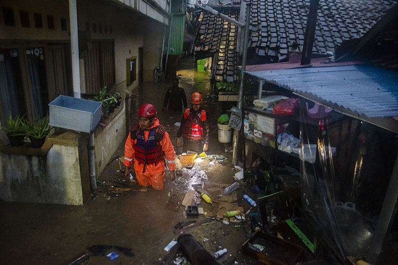 Ribuan Warga Braga Terdampak Banjir Luapan Sungai Cikapundung Bandung - Bagian 1