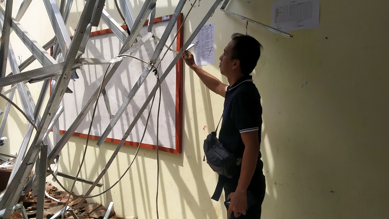 Atap Sekolah SMPN 2 Greged Cirebon Ambruk, 2 Ruang Rusak dan 6 Siswa Luka