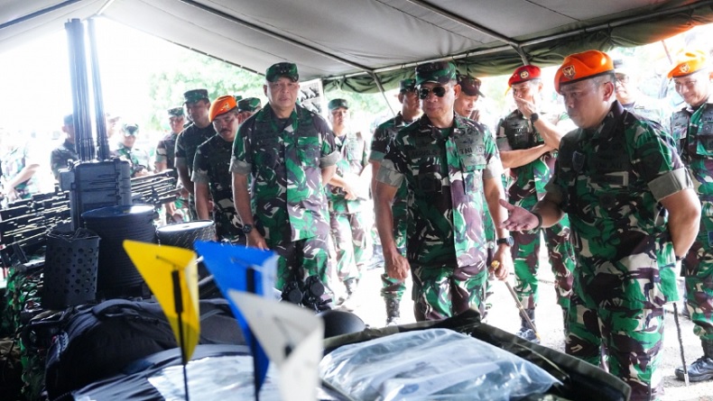 Datangi Mako Sat Bravo 90, Panglima TNI Cek Kesiapan Prajurit Baret Jingga