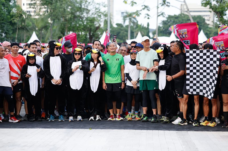 Sandiaga Uno Sat-Set Dukung Ganjar Pranowo, Lari Bareng di Penguin SeliweRUN - Bagian 2