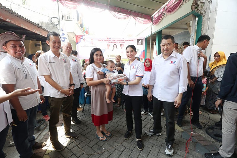 Momen HT dan Angela Tanoesoedibjo Menyapa Warga Surabaya - Bagian 2