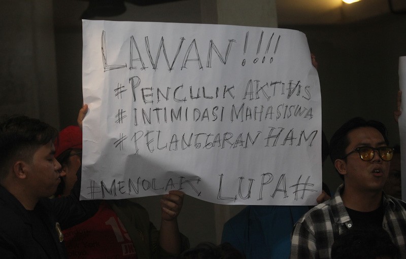 Mahasiswa Tantang Prabowo Debat Soal Kasus Pelanggaran HAM - Bagian 4