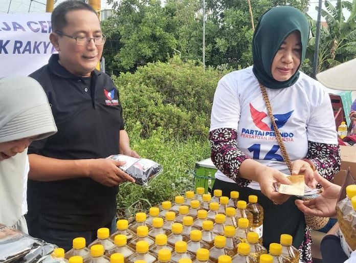 Caleg Perindo Badaruddin Sebut Bazar Minyak Goreng di Surabaya untuk Bantu Warga