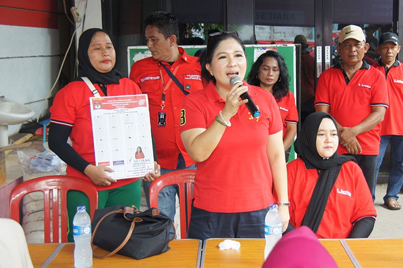 Serap Aspirasi Masyarakat, Setiana Sambangi Warga Kelapa Gading - Bagian 4