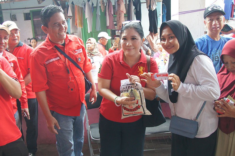 Serap Aspirasi Masyarakat, Setiana Sambangi Warga Kelapa Gading - Bagian 2