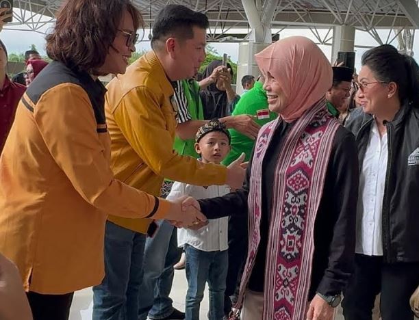 Siti Atikoh Kunjungi Kawasan Jarod Manado, Warga Teriakkan Ganjar-Mahfud Presiden