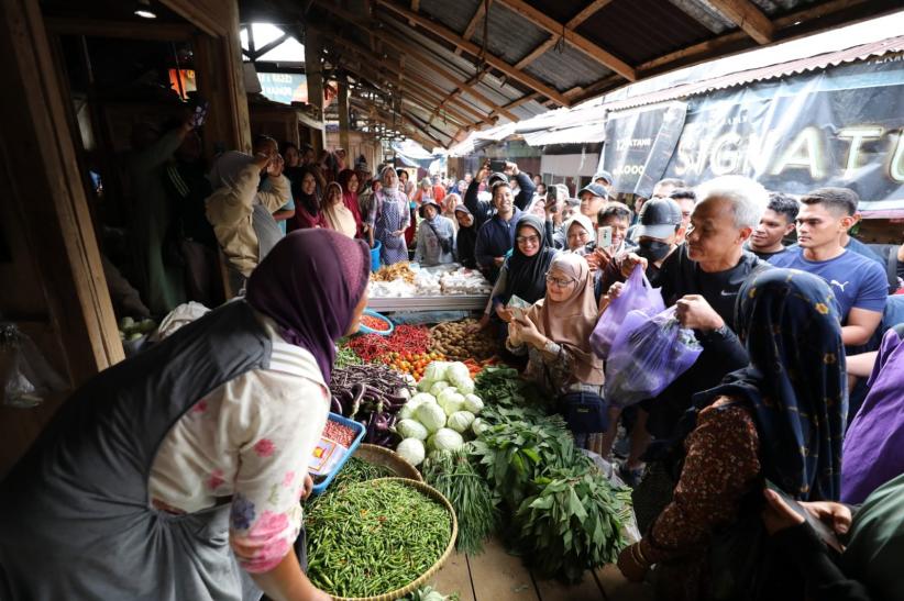 Ganjar Manfaatkan Udara Segar Pegunungan di Banjarnegara dengan Olahraga Pagi - Bagian 6