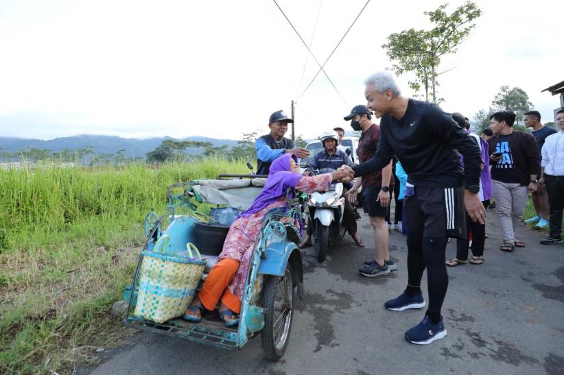 Ganjar Manfaatkan Udara Segar Pegunungan di Banjarnegara dengan Olahraga Pagi - Bagian 2