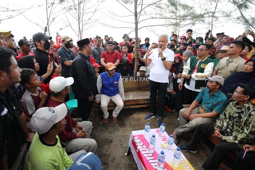 Ganjar Serap Aspirasi Nelayan Pekalongan, Bakal Optimalkan Pendataan untuk Mudahkan Distribusi Bantuan - Bagian 1