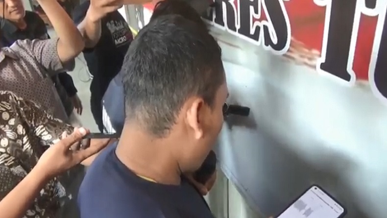 title Ngaku Cinta Mati, Pria di Tuban Culik Gadis Idaman Bareng 2 Teman Ngaku Cinta Mati, Pria di Tuban Culik Gadis Idaman Bareng 2 Teman