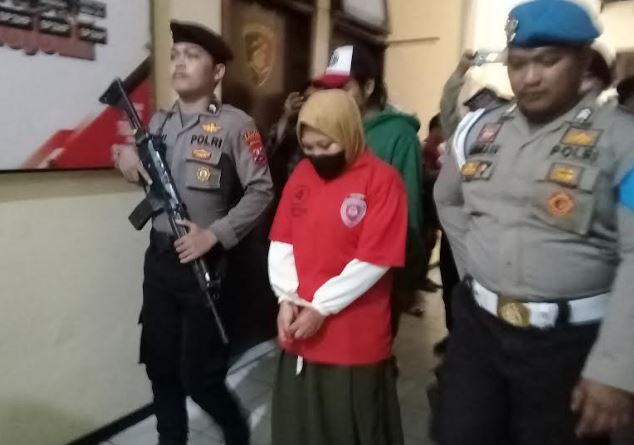 Kronologi hingga Motif Gadis Pelakor Bunuh Ibu Muda di Omben Sampang