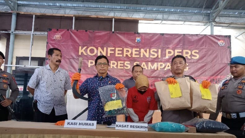 title Terkuak, Pembunuh Perempuan di Sampang Ternyata Selingkuhan Suami Korban Terkuak, Pembunuh Perempuan di Sampang Ternyata Selingkuhan Suami Korban
