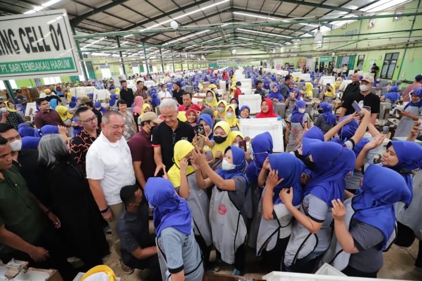 Ganjar Apresiasi Perusahaan Tembakau Pekerjakan Banyak Buruh Perempuan - Bagian 2