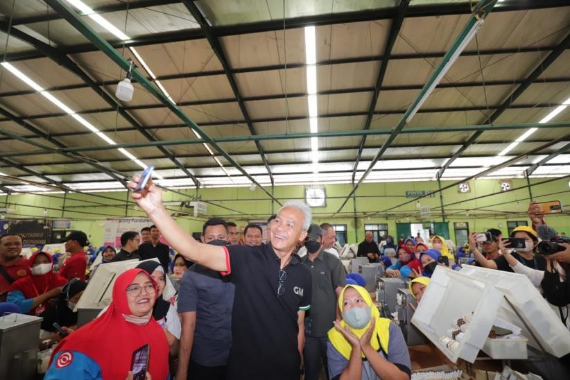 Ganjar Apresiasi Perusahaan Tembakau Pekerjakan Banyak Buruh Perempuan - Bagian 5