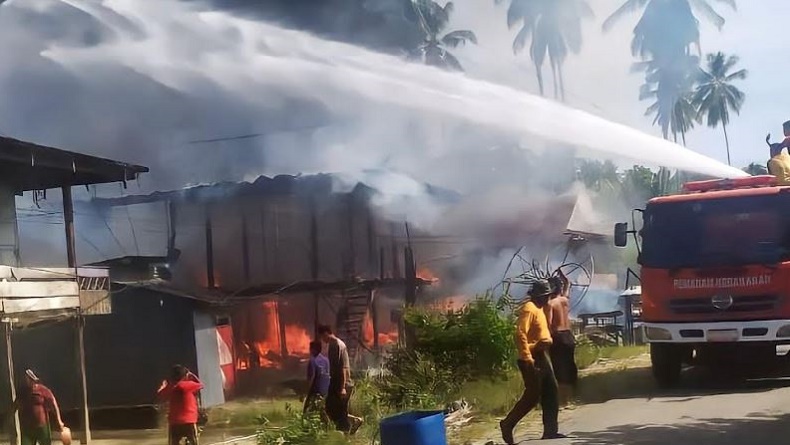 Kebakaran di Kolaka Utara, 5 Rumah dan 1 Kios Ludes Dilalap Api
