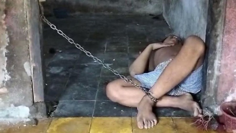 Pemuda di Lebak Banten Dirantai Keluarga dalam Rumah karena Sering Mengamuk