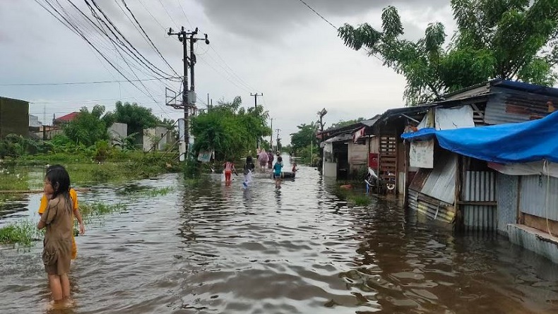 Banjir di Makassar, Ketinggian Air di Kawasan Perumnas Antang Nyaris 2 Meter