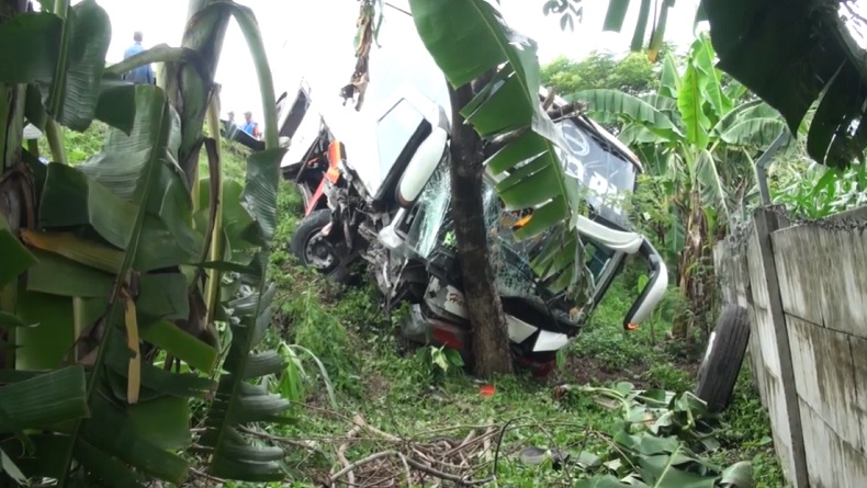 Bus Harapan Jaya Kecelakaan di Tol Mojokerto, Korban Dilarikan ke RS Petrokimia Gresik