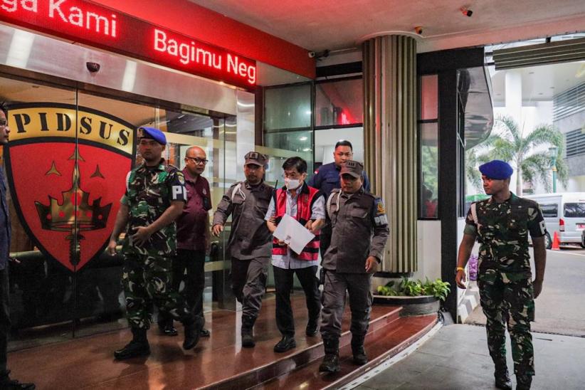 Tampang Crazy Rich Surabaya Budi Said Diborgol, Pakai Rompi Tahanan Kejaksaan  - Bagian 2