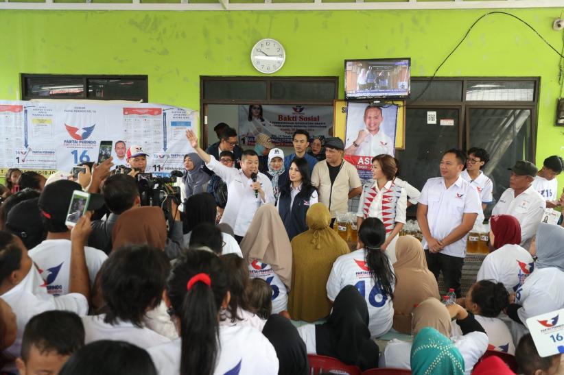 Kedatangan HT Disambut Gembira Warga Jakpus saat Sosialisasi Caleg Partai Perindo - Bagian 1