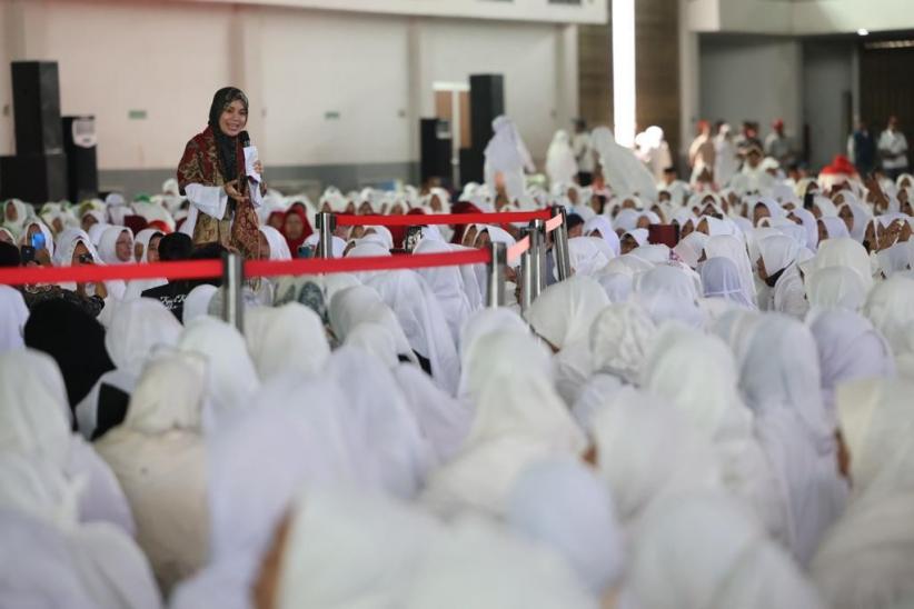 Siti Atikoh Mengaji Bareng Ribuan Ibu-Ibu di Surabaya - Bagian 2