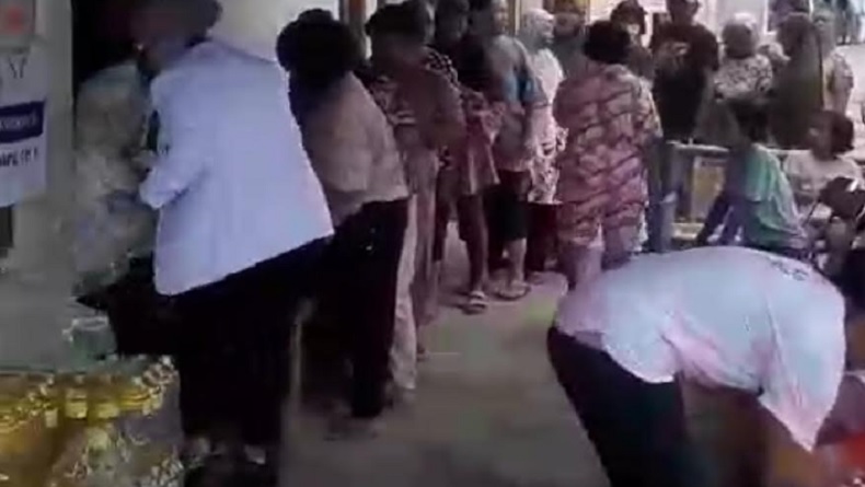 Bazar Minyak Murah di Gondokusuman Laris Diserbu Warga, Caleg Perindo: Itu Sangat Penting bagi Ibu-Ibu