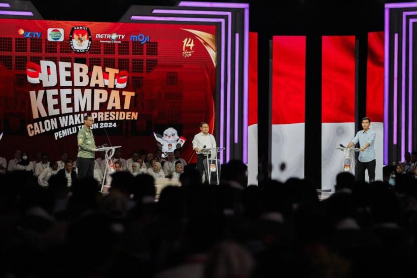 Ekspresi Gibran Kena Skak Mahfud: Ngarang Gak Karuan - Bagian 2