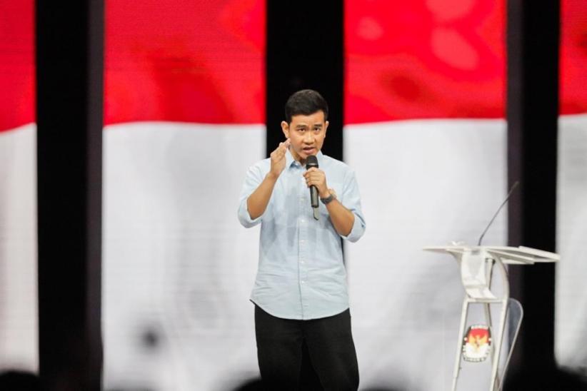 Momen Gibran Melanggar Aturan saat Debat Cawapres - Bagian 1