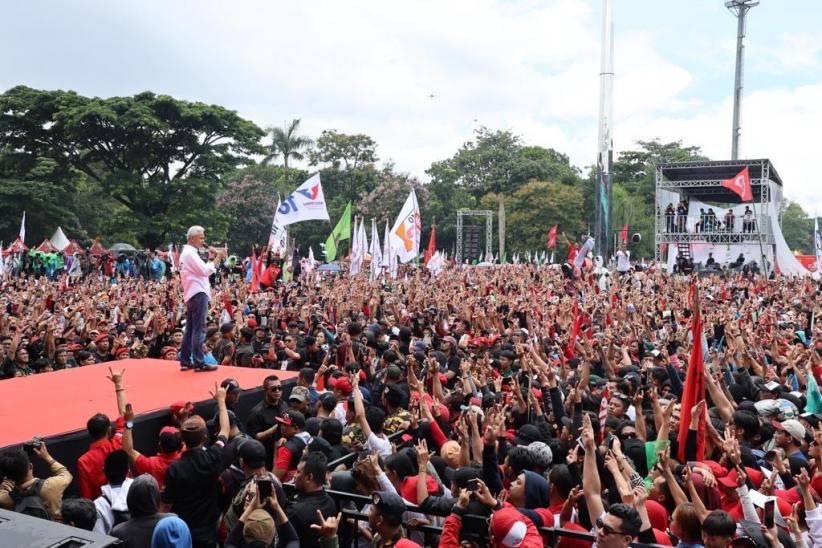 Bakar Semangat Puluhan Ribu Warga Jabar, Ganjar: Kami bersama Rakyat - Bagian 2