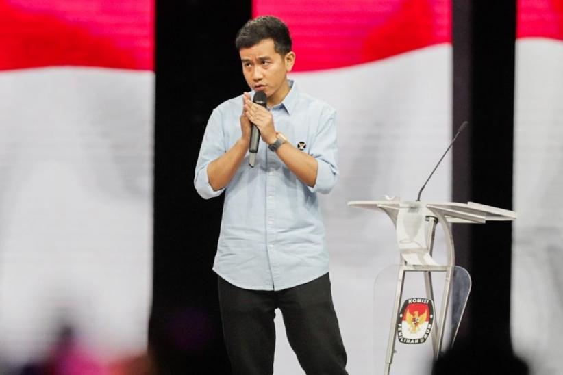 Momen Gibran Melanggar Aturan saat Debat Cawapres - Bagian 2