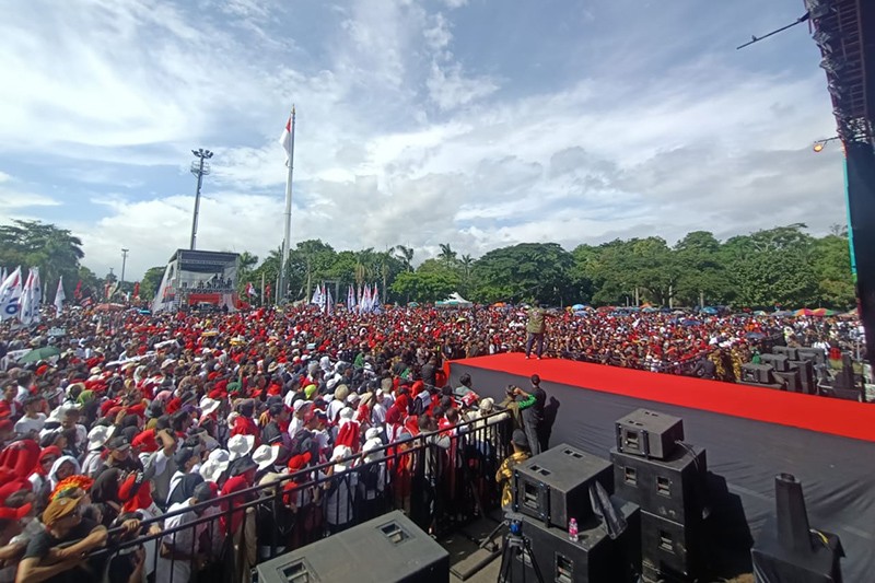Suasana Kemeriahan Kampanye Akbar Hajatan Rakyat Ganjar-Mahfud di Bandung - Bagian 1