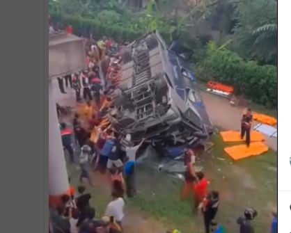 Kecelakaan Bus Shantika Terjun Bebas Di Tol Pemalang, 2 Orang Tewas