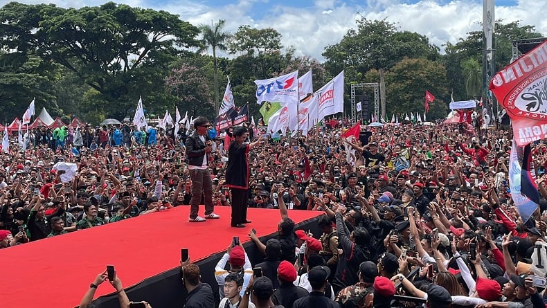 Joget Bareng Kaka Slank di Hajatan Rakyat Ganjar-Mahfud di Kota Bandung, Ini Kata Megawati